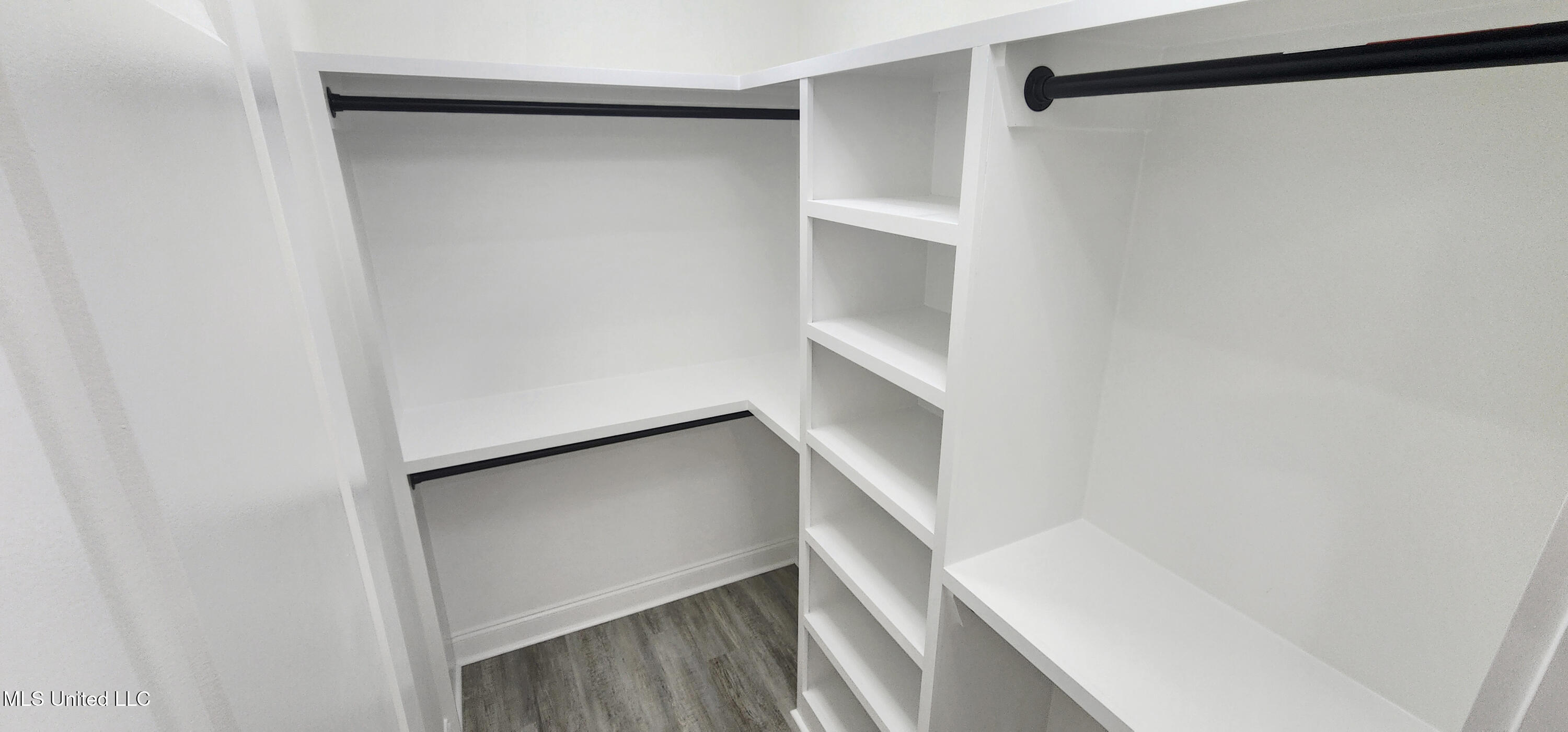 654 Tegarden Road Gulfport, MS 39507 - Photo 15 of 26 Primary Walk-In Closet