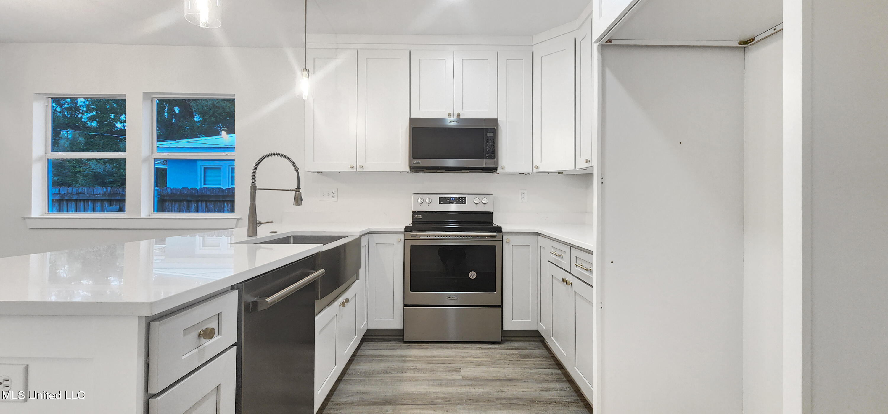 654 Tegarden Road Gulfport, MS 39507 - Photo 6 of 26 Kitchen
