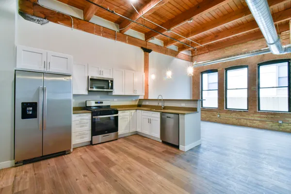 $2,800 | 11 East Illinois Street, Unit 603, Chicago, IL 60611