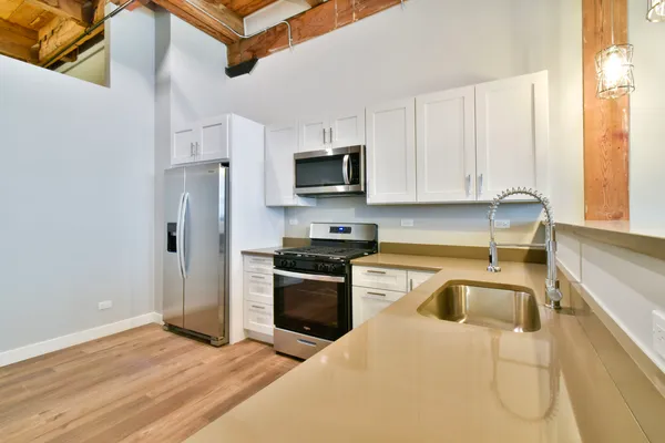 $2,800 | 11 East Illinois Street, Unit 603, Chicago, IL 60611