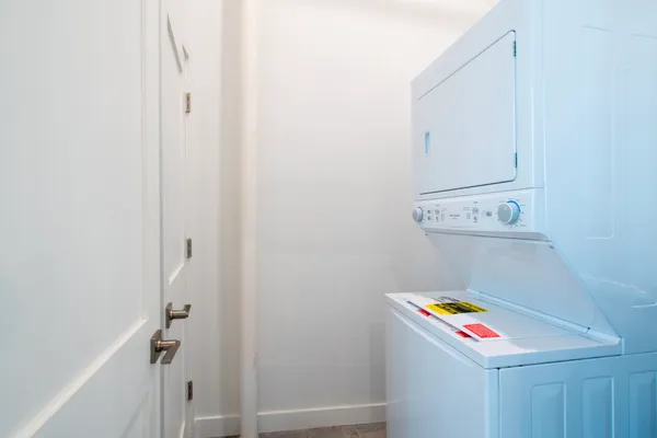 $2,800 | 11 East Illinois Street, Unit 603, Chicago, IL 60611