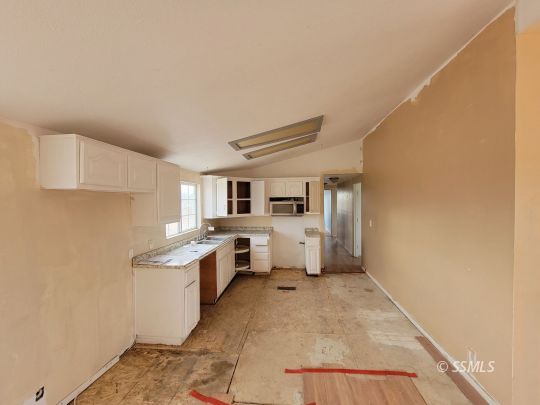631 North Charles Street Ridgecrest, CA 93555 - Photo 8 of 20