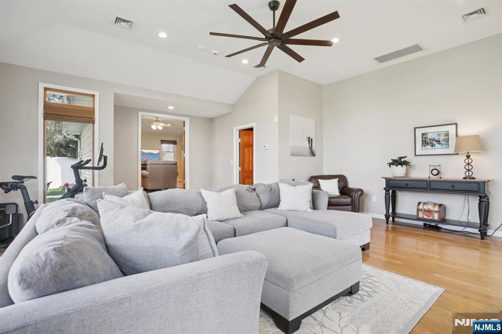 84 Westland Road Cedar Grove, NJ 07009 - Photo 26 of 50