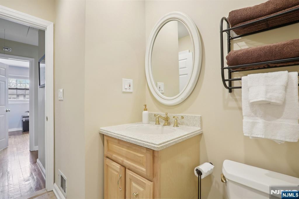 84 Westland Road Cedar Grove, NJ 07009 - Photo 37 of 50
