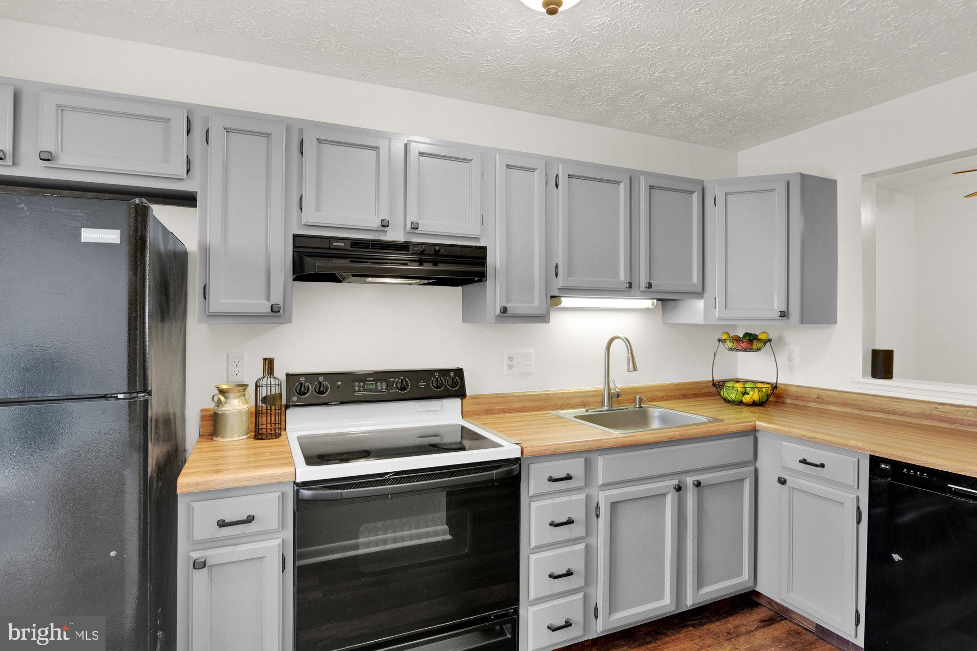 805 West Spring Meadow Court Edgewood, MD 21040 - Photo 5 of 21 Kitchen view of appliances