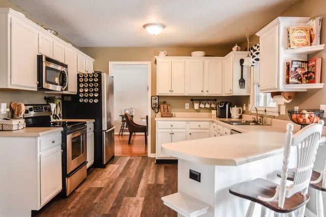 $1,800 | 2009 West Creek Court, Clarksville, TN 37040