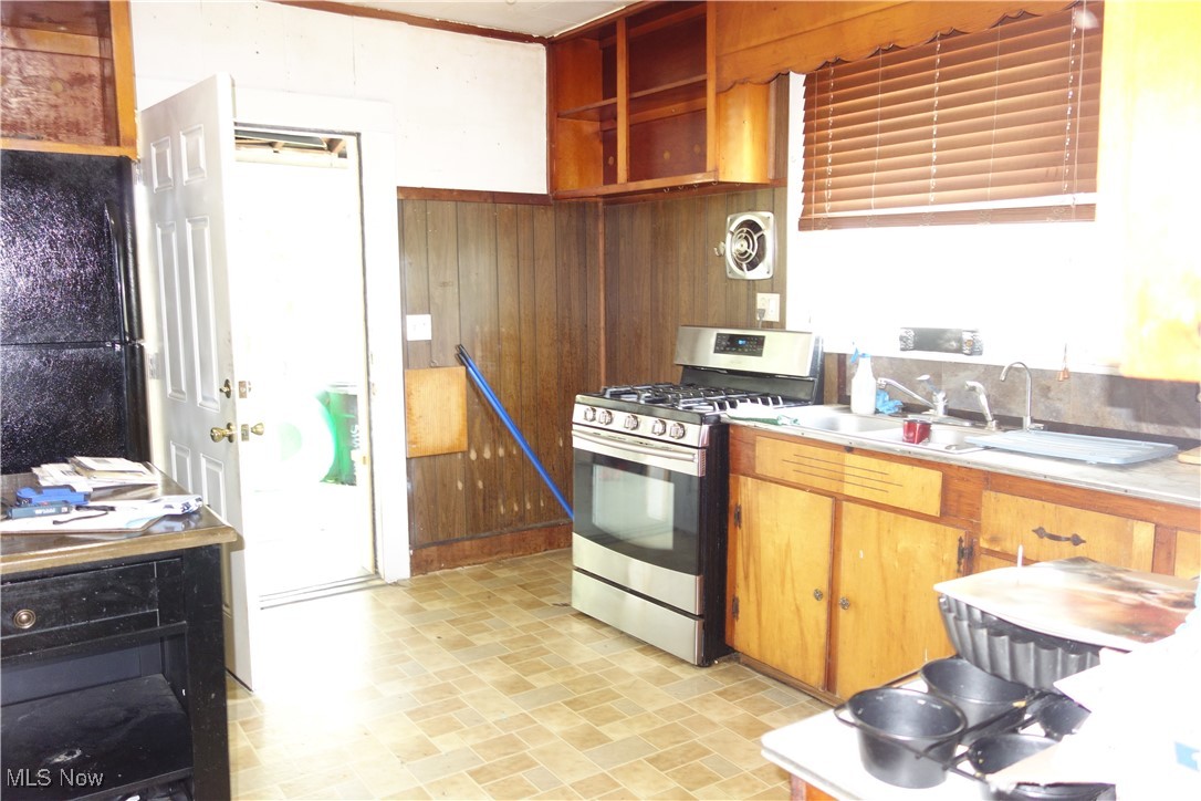 6238 Manchester Road Clinton, OH 44216 - Photo 6 of 33 Kitchen on 1st floor