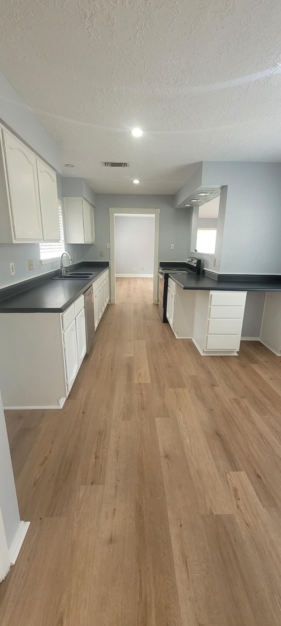 4523 Stallion Brook Lane Spring, TX 77388 - Photo 6 of 16 Kitchen