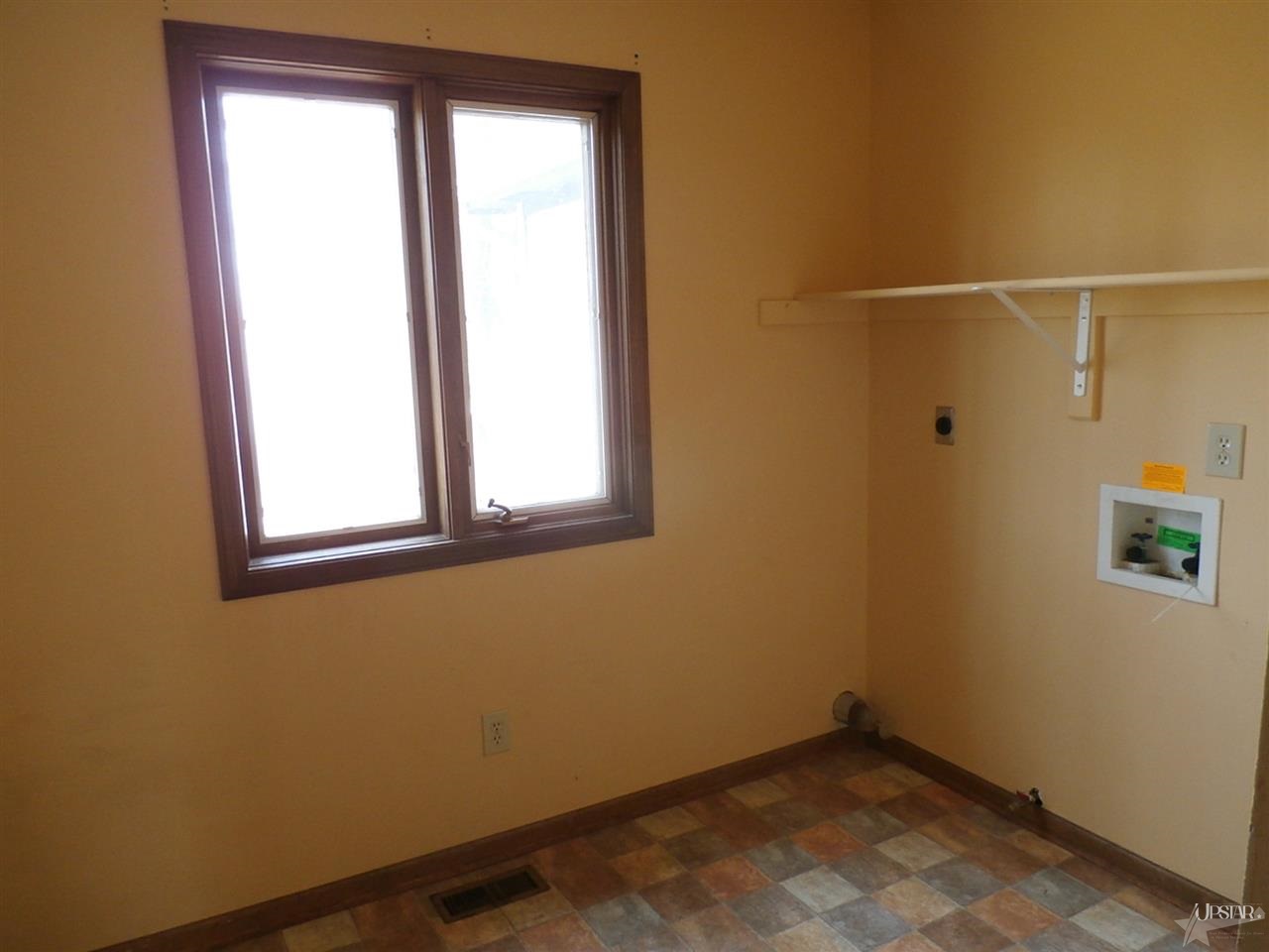 4410 Knoll Road Fort Wayne, IN 46809 - Photo 14 of 29