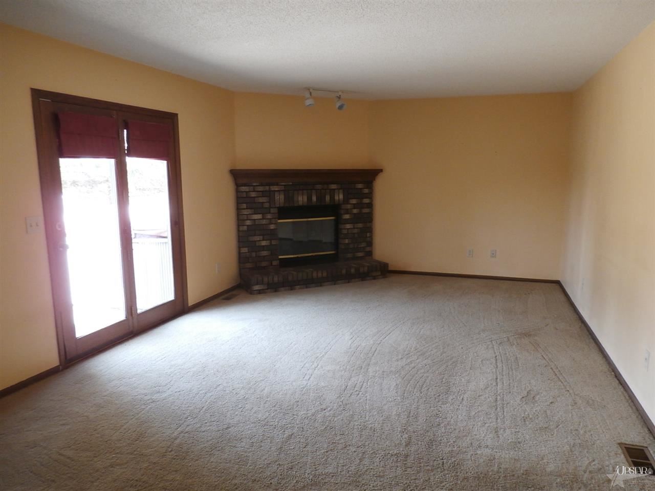 4410 Knoll Road Fort Wayne, IN 46809 - Photo 4 of 29