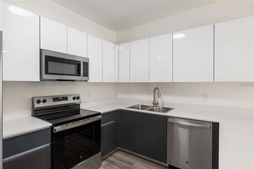 1581 Northwest 29 Road, Unit 8 Gainesville, FL 32605 - Photo 5 of 20