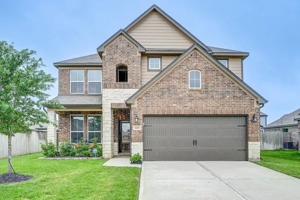 $359,900 | 105 Highland Heights Way, Waller, TX 77484