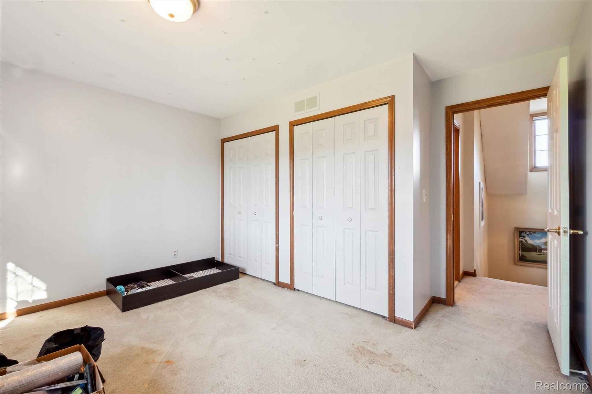19403 Gill Road Livonia, MI 48152 - Photo 37 of 49