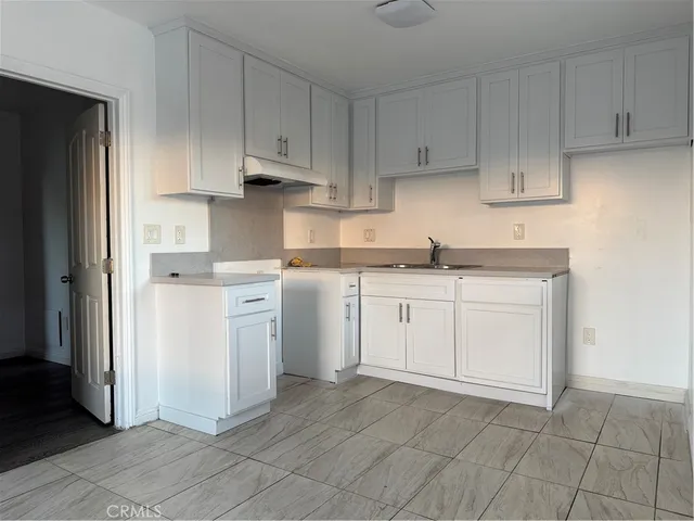 $1,800 | 4118 East San Vincente Street, Compton, CA 90221