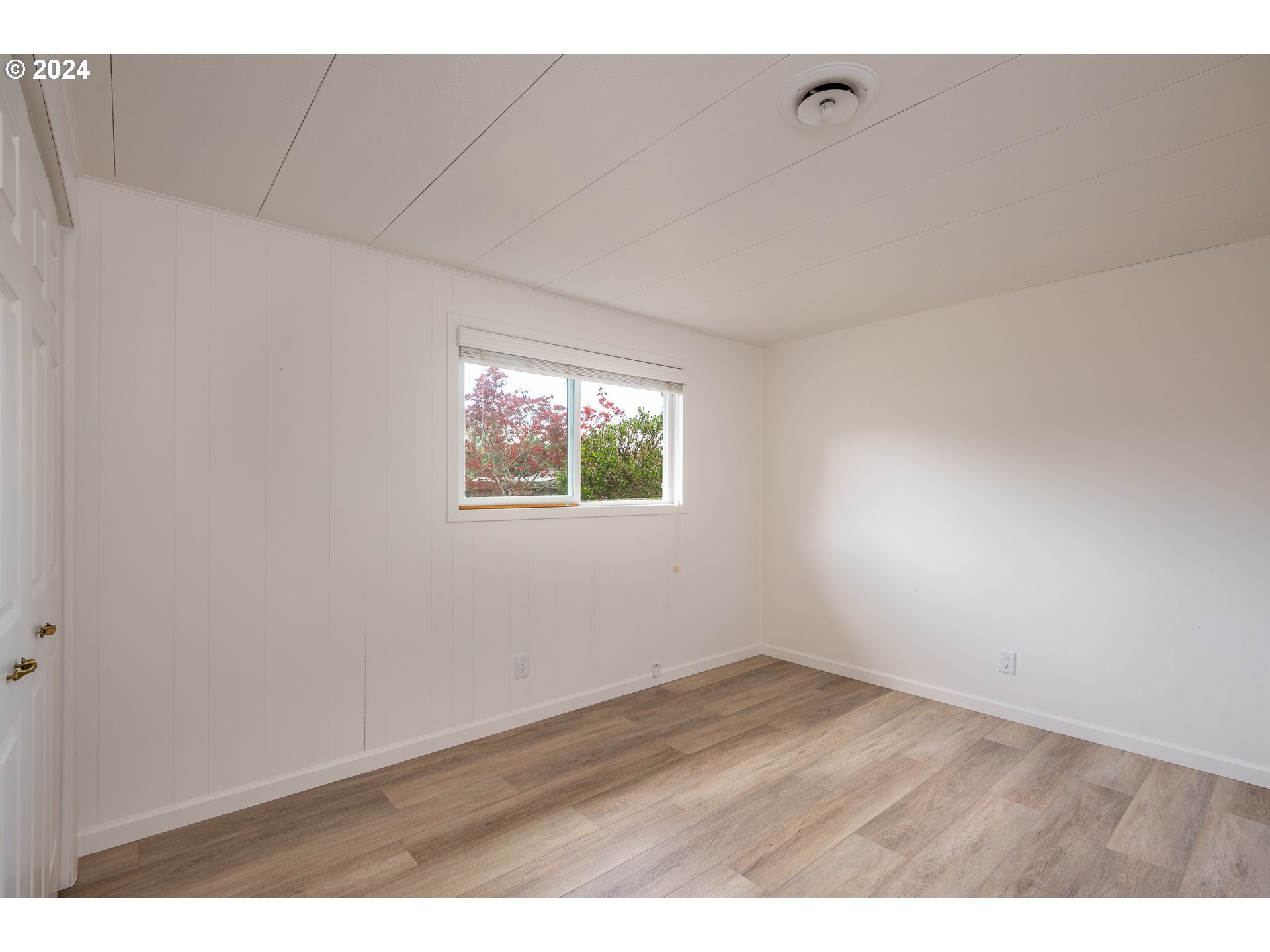 88439 Stephens Road Springfield, OR 97478 - Photo 14 of 30 a view of an empty room