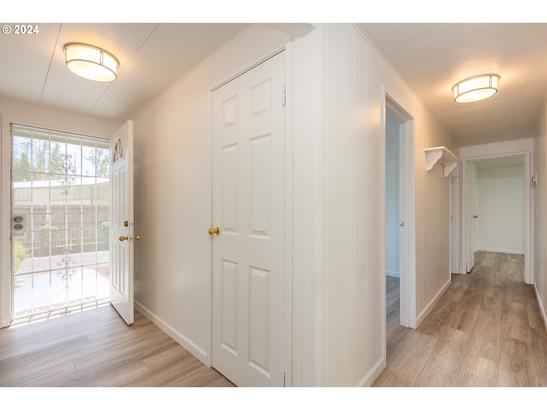 88439 Stephens Road Springfield, OR 97478 - Photo 5 of 30 a view interior of the house and wooden floor
