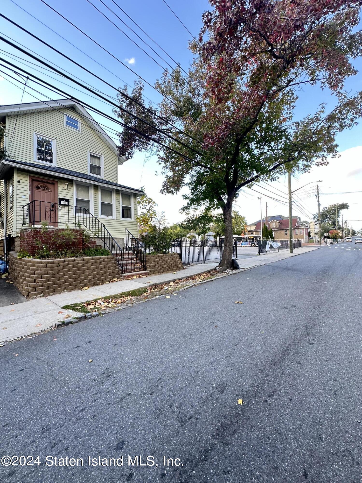226 Harbor Road Staten Island, NY 10303 - Photo 3 of 20 226 Harbor Road