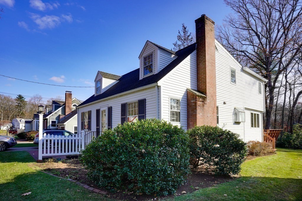 22 Marshall Road Natick, MA 01760 - Photo 3 of 38 Gallery Image 3