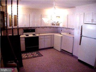 28 Inkberry Road Levittown, PA 19057 - Photo 4 of 6 Gallery Image 4