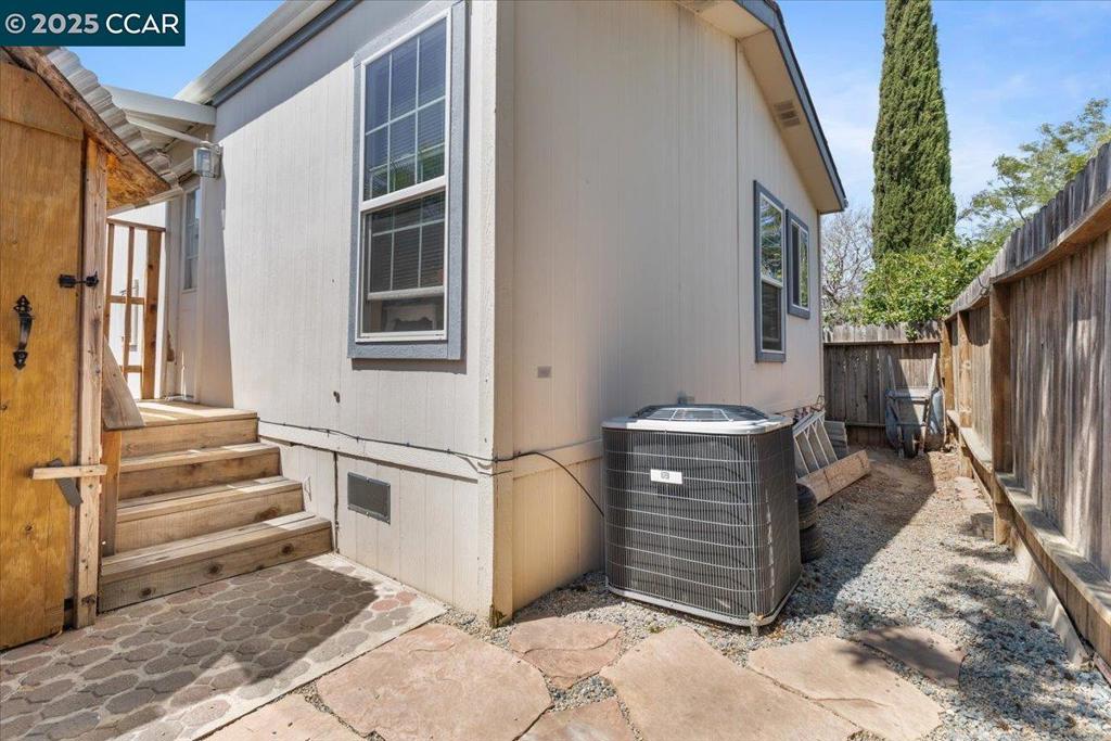 193 Maureen Circle Bay Point, CA 94565 - Photo 24 of 27 a view of entryway