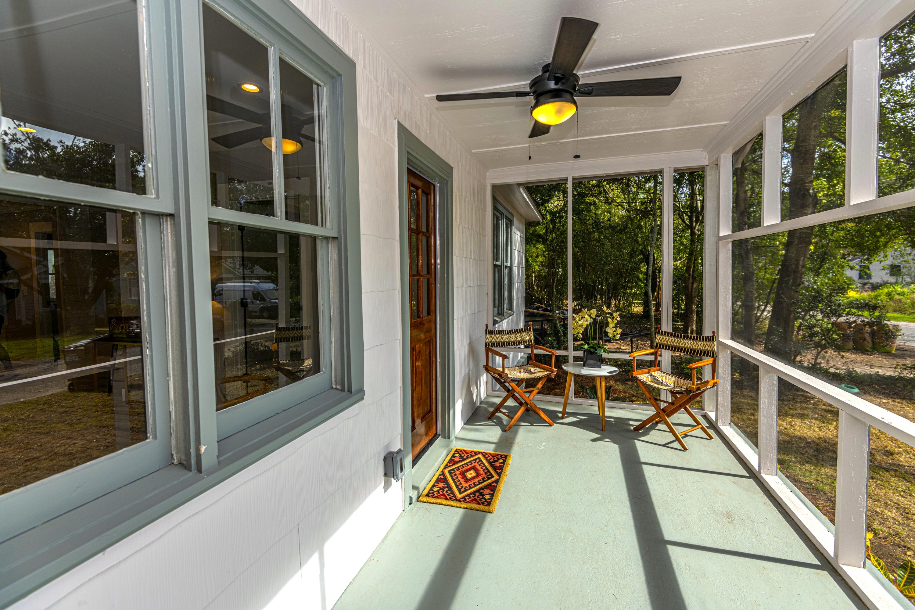 2064 Medway Road Charleston, SC 29412 - Photo 4 of 28 DSC_1138