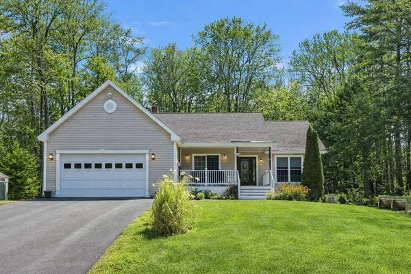 $575,000 | 11 Merrill Drive, Harrison, ME 04040