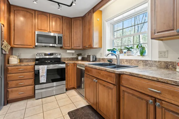 $575,000 | 11 Merrill Drive, Harrison, ME 04040