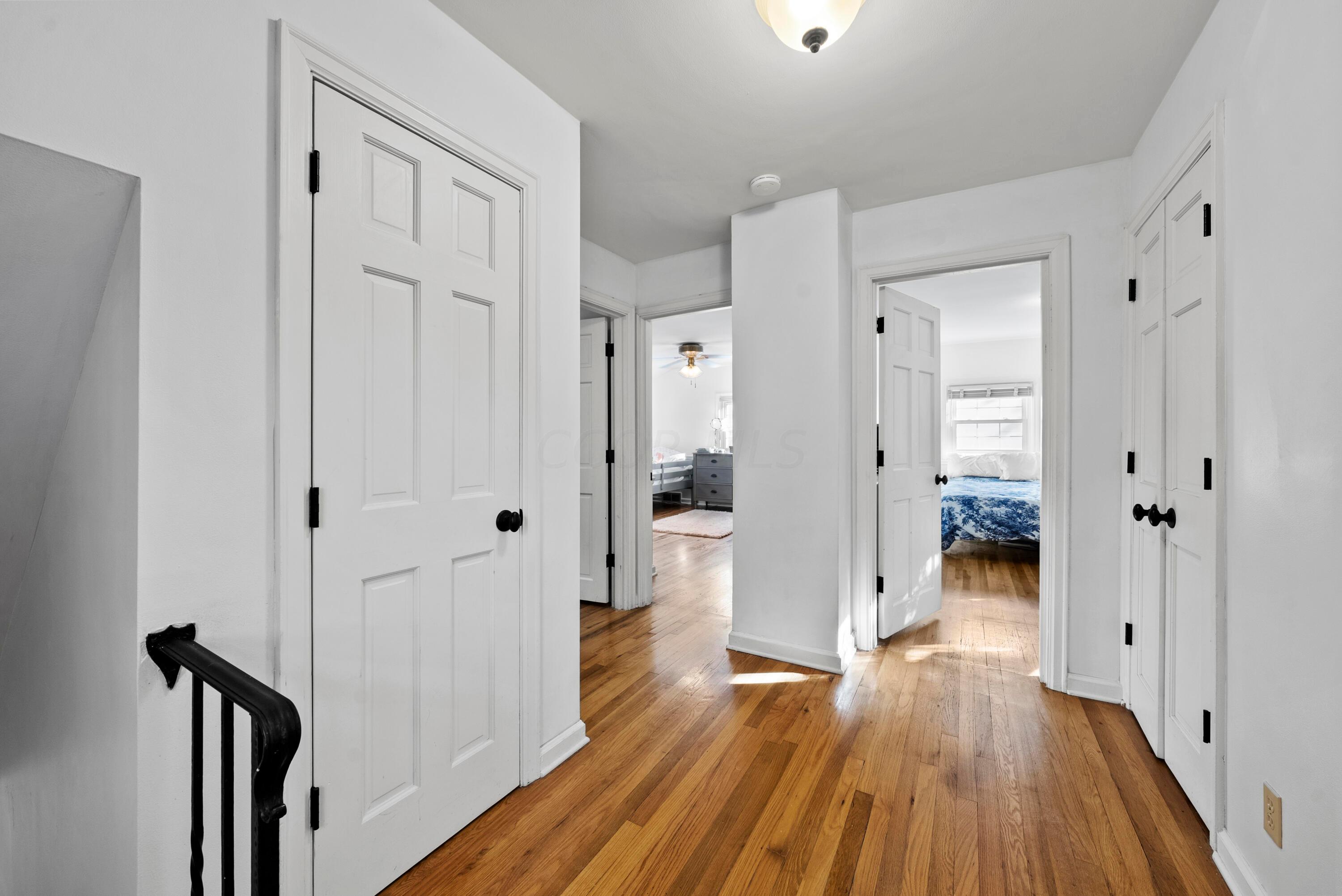 2561 Chester Road Upper Arlington, OH 43221 - Photo 19 of 38 Foyer on Second Floor