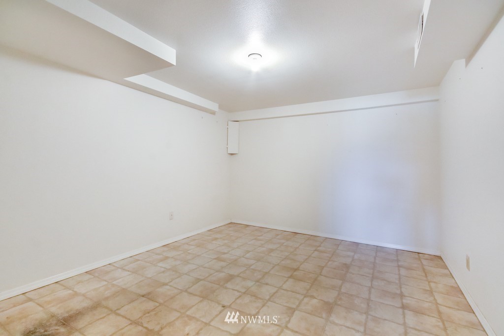 250 Seneca Avenue Northwest Renton, WA 98057 - Photo 29 of 40