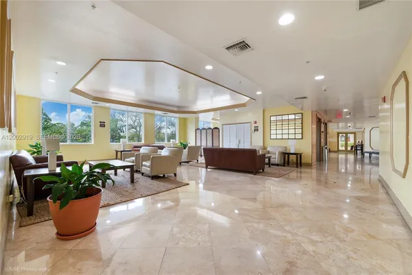 $2,300 | 3500 Coral Way, Unit 505, Miami, FL 33145