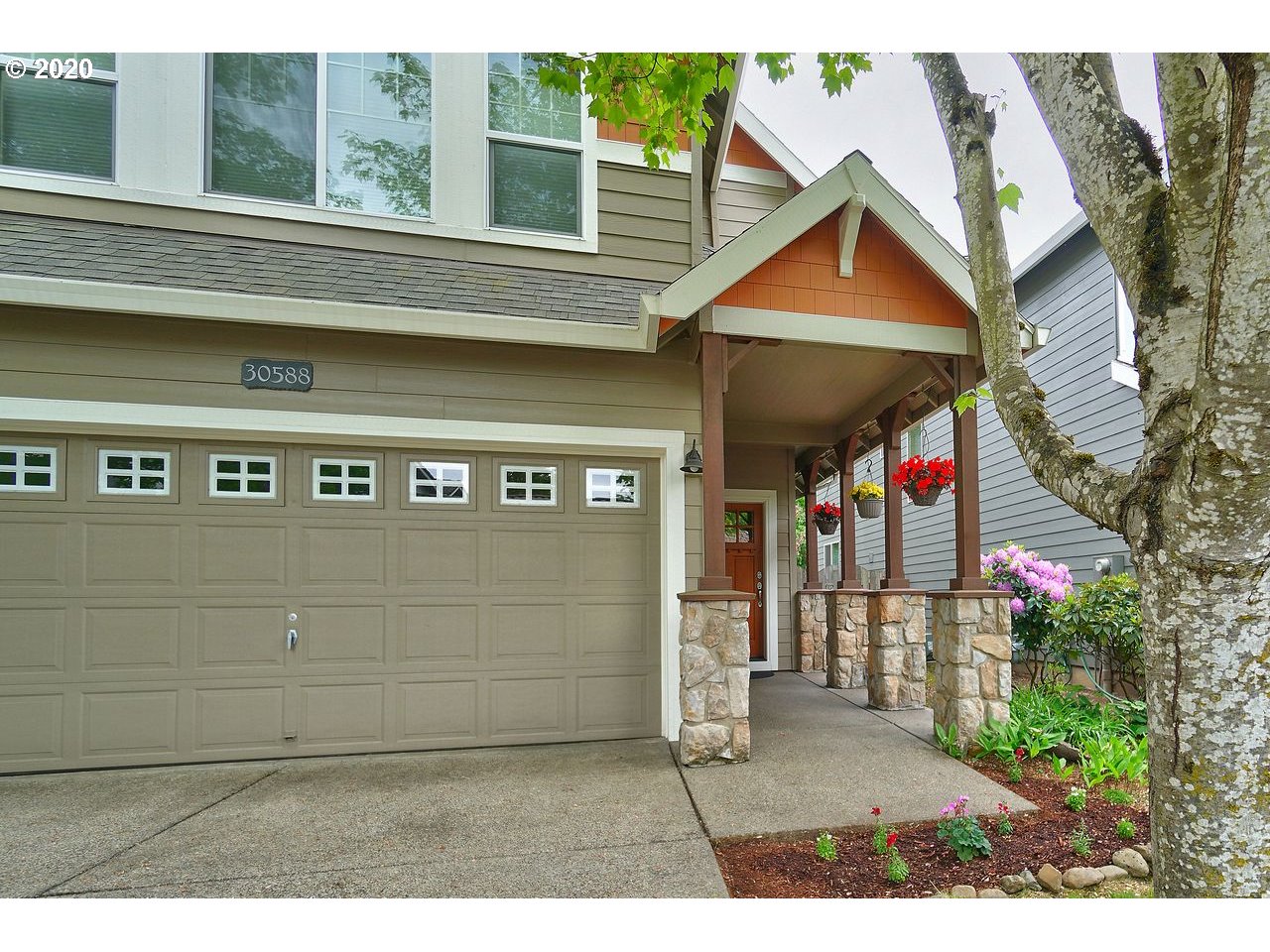 30588 Southwest Ruth Street Wilsonville, OR 97070 - Photo 3 of 32 Gallery Image 3