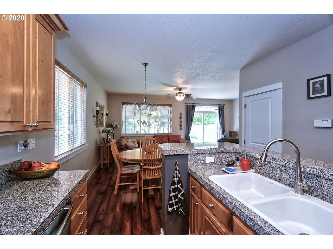 30588 Southwest Ruth Street Wilsonville, OR 97070 - Photo 9 of 32 Gallery Image 9