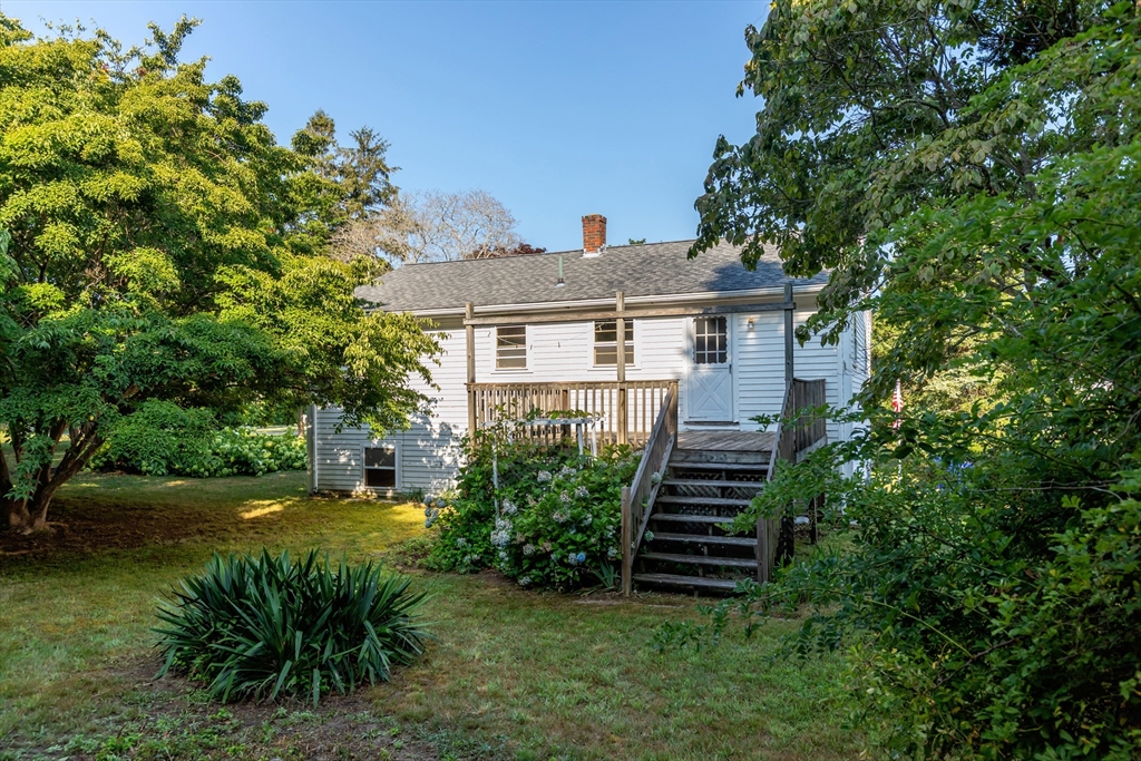 168 Old Plymouth Road Bourne, MA 02562 - Photo 4 of 36