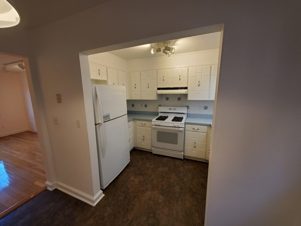 30 St Paul Street, Unit 3 Brookline, MA 02446 - Photo 8 of 22