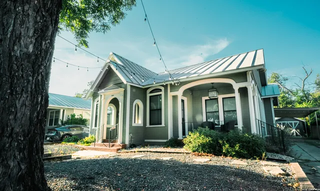 $3,000 | 359 East Craig Place, San Antonio, TX 78212