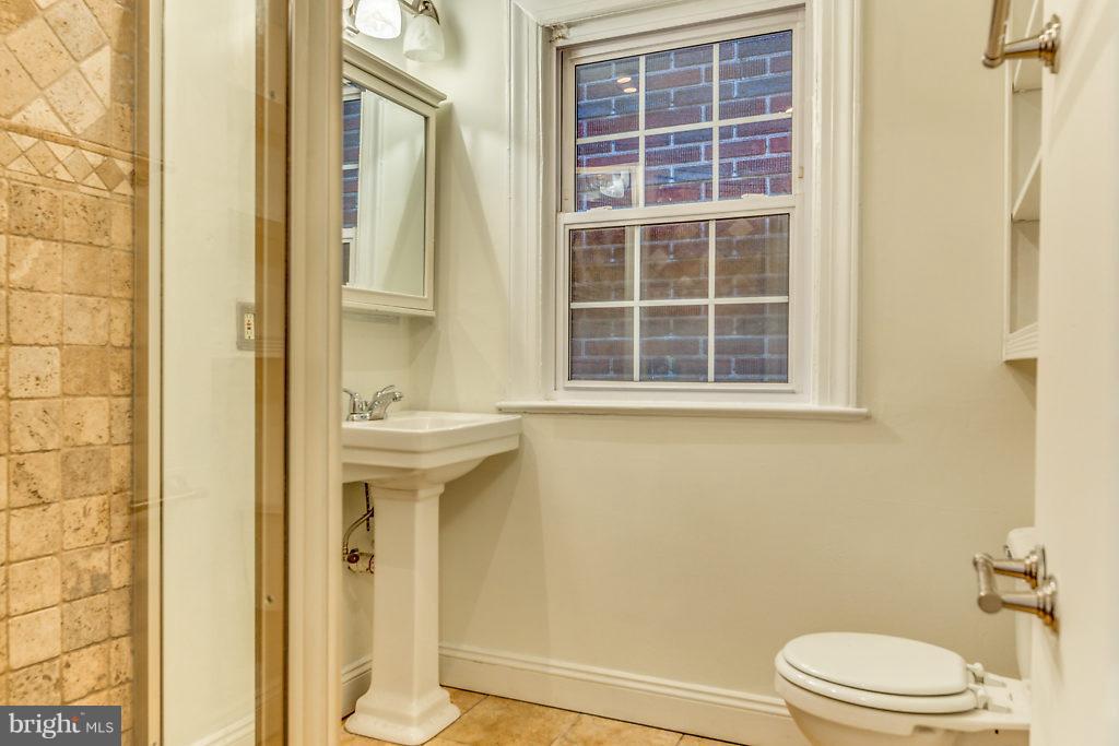 1006 Oronoco Street, Unit PATIO Alexandria, VA 22314 - Photo 14 of 23 Interior (General)