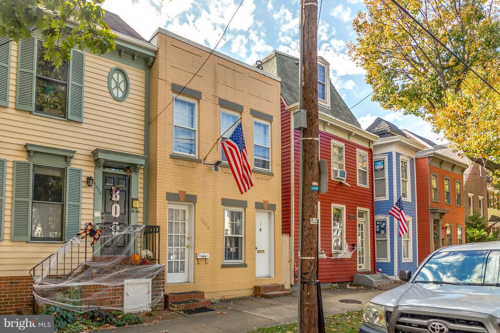 1006 Oronoco Street, Unit PATIO Alexandria, VA 22314 - Photo 2 of 23 Exterior (Front)