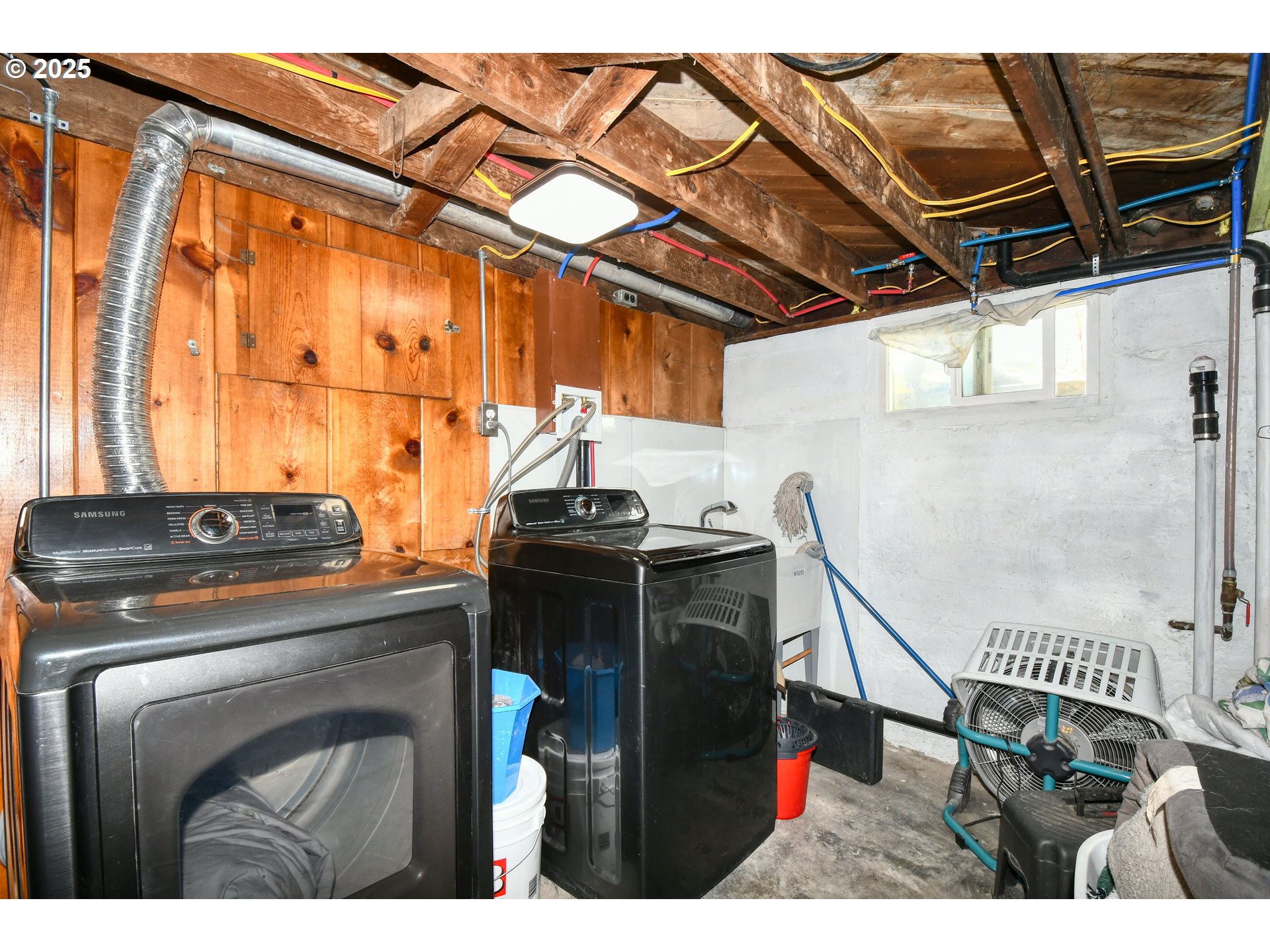 912 Southwest Goodwin Place Pendleton, OR 97801 - Photo 26 of 37 a view of storage and utility room