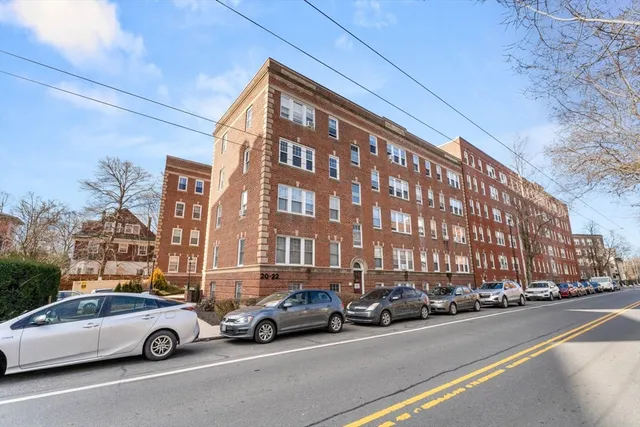 $3,000 | 20 Concord Avenue, Unit 6, Cambridge, MA 02138
