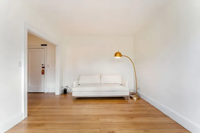 $3,000 | 20 Concord Avenue, Unit 6, Cambridge, MA 02138