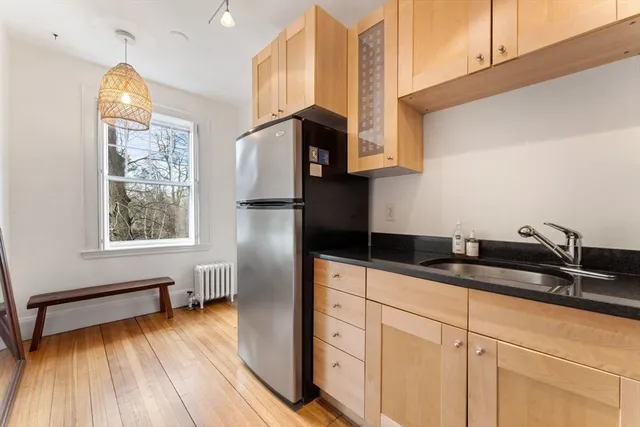 $3,000 | 20 Concord Avenue, Unit 6, Cambridge, MA 02138