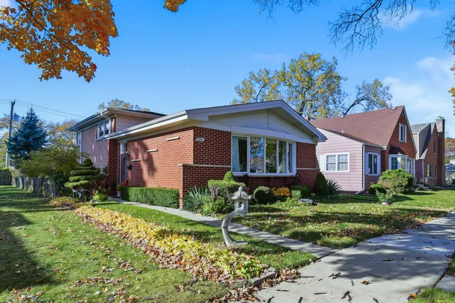 $489,000 | 7646 Kilbourn Avenue, Skokie, IL 60076