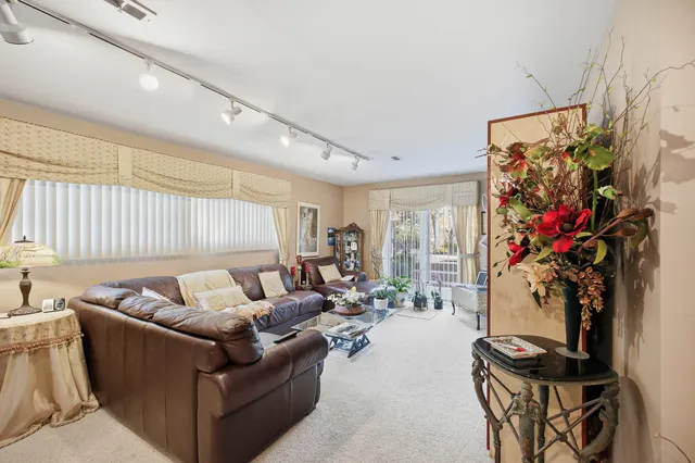 $489,000 | 7646 Kilbourn Avenue, Skokie, IL 60076