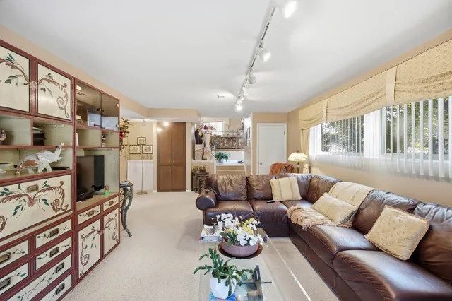 $489,000 | 7646 Kilbourn Avenue, Skokie, IL 60076