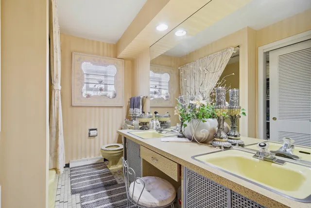 $489,000 | 7646 Kilbourn Avenue, Skokie, IL 60076