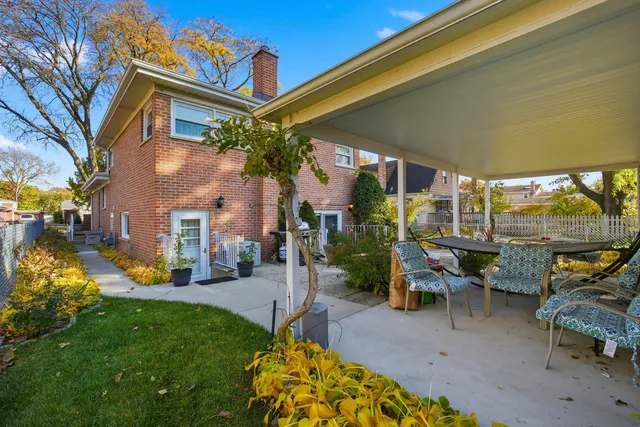 $489,000 | 7646 Kilbourn Avenue, Skokie, IL 60076
