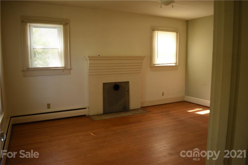 233 Cape Hickory Road Hickory, NC 28601 - Photo 22 of 35 Gallery Image 22