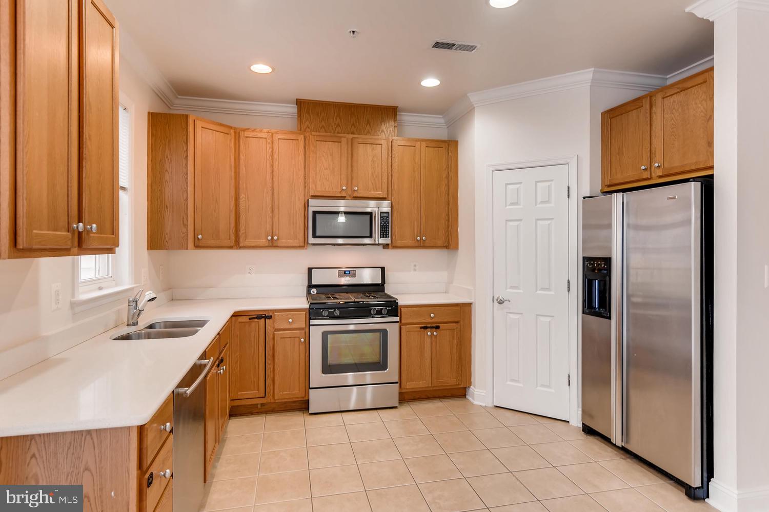 804 Ryan Street Baltimore, MD 21230 - Photo 14 of 28 Stainless steel appliances