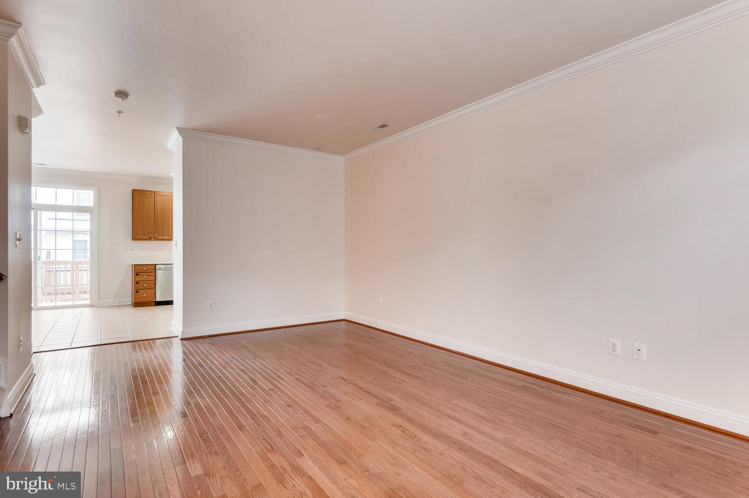 804 Ryan Street Baltimore, MD 21230 - Photo 21 of 28 Living/dining room combo