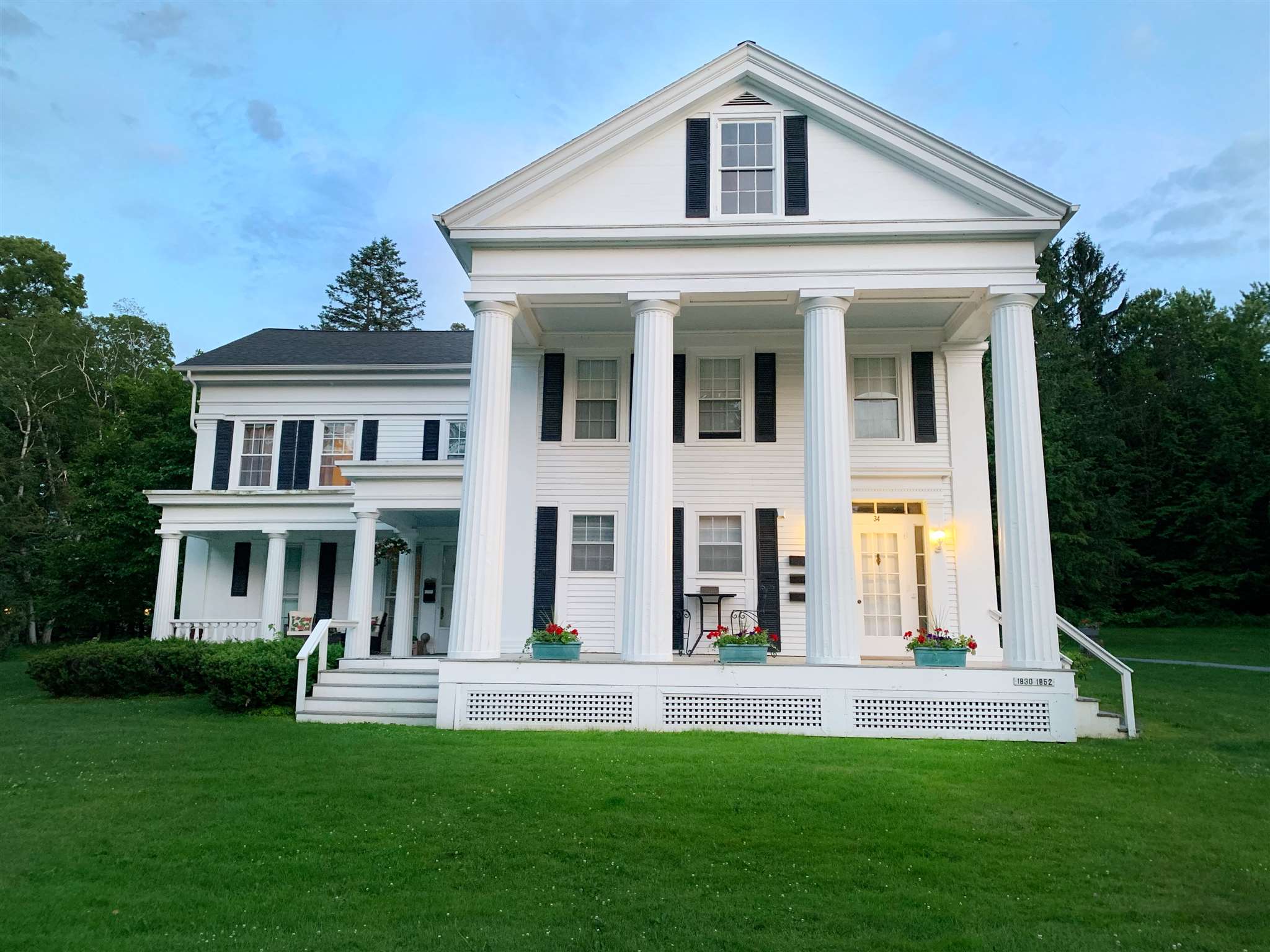 34 West Road Bennington, VT 05201 - Photo 1 of 25